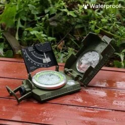 Boussole Militaire Professionnelle, Boussole Imperméable IP65 En Métal Compas De Visée Fluorescent Equipé De Clinomètre Avec Sac De Transport Pour Aventure/Camping/Course D'Orientation -Promos Outil Virtuose Magasin 39710220 5